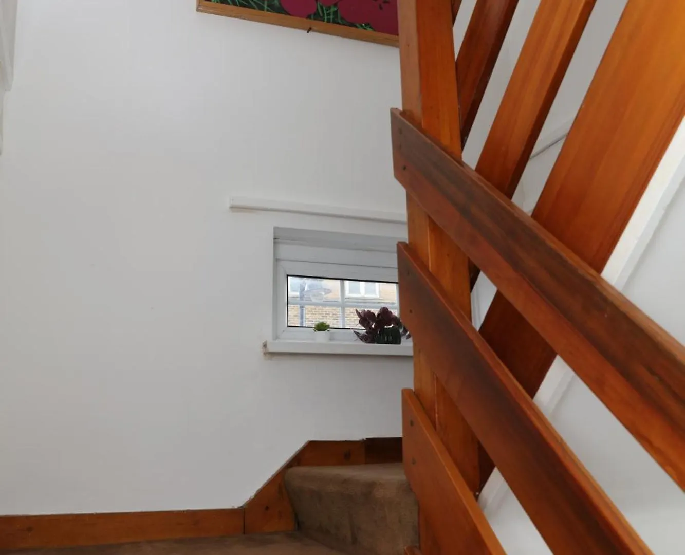 The Entire 4 Bedroom House Near Victoria Park And In Bow London E3 0*,  United Kingdom